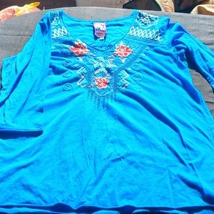 JWLA mid sleeve blue w/ pastel pink and white laces design patterned blouse